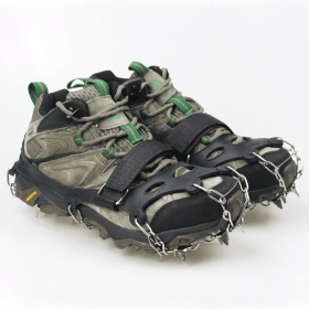1 pair Outdoor ice claw anti slip shoe cover hiking shoe nail chain stainless steel anti slip snow climbing anti fall shoe nail chain (Color: Black, size: 13 teeth-L)